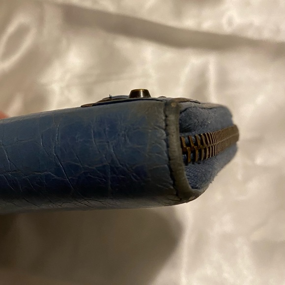 Balenciaga blue zip-around wallet. - Picture 10 of 10